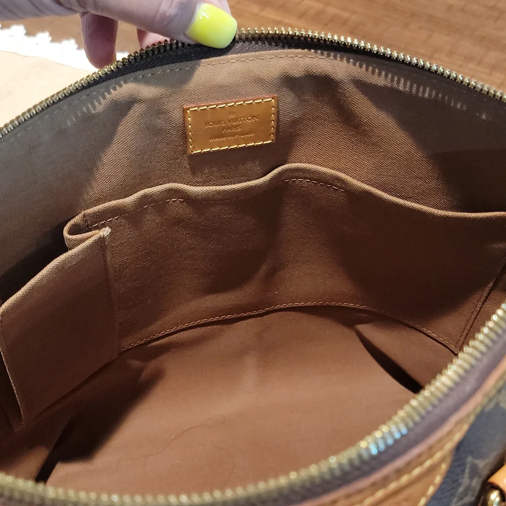 🎉SOLD🎉  Authentic Louis Vuitton Palermo MM bag - Picture 13 of 15